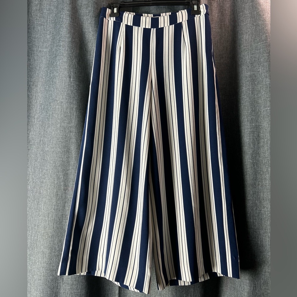 H&M white and blue striped elephant palazzo pants
